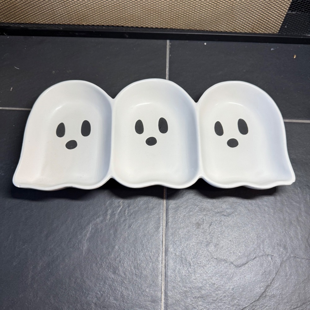 New Tabletops Gallery 3-Section Ghost Tray White Matte Ceramic Halloween Spooky